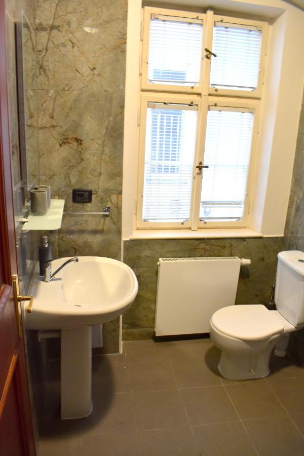 Apartment Lesser Town! Praga Exterior foto